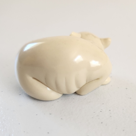Vintage 1986 NETSUKE CAT The Franklin Mint Curio Cabinet Collection Cat Figurine - Picture 2 of 5